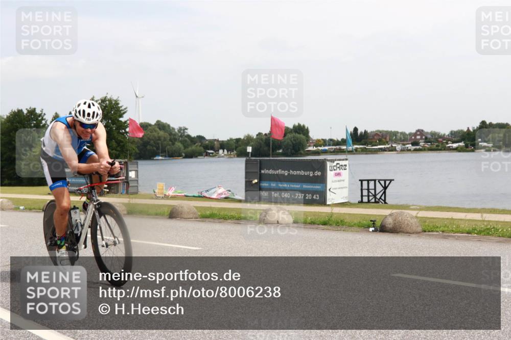 21.06.2025 - 27. Vierlanden-Triathlon H.Heesch http://msf.ph/oto/8006238 15.06.2025 11:57:39 Radfahren 655, 792, 798, 858 meine-sportfotos.de