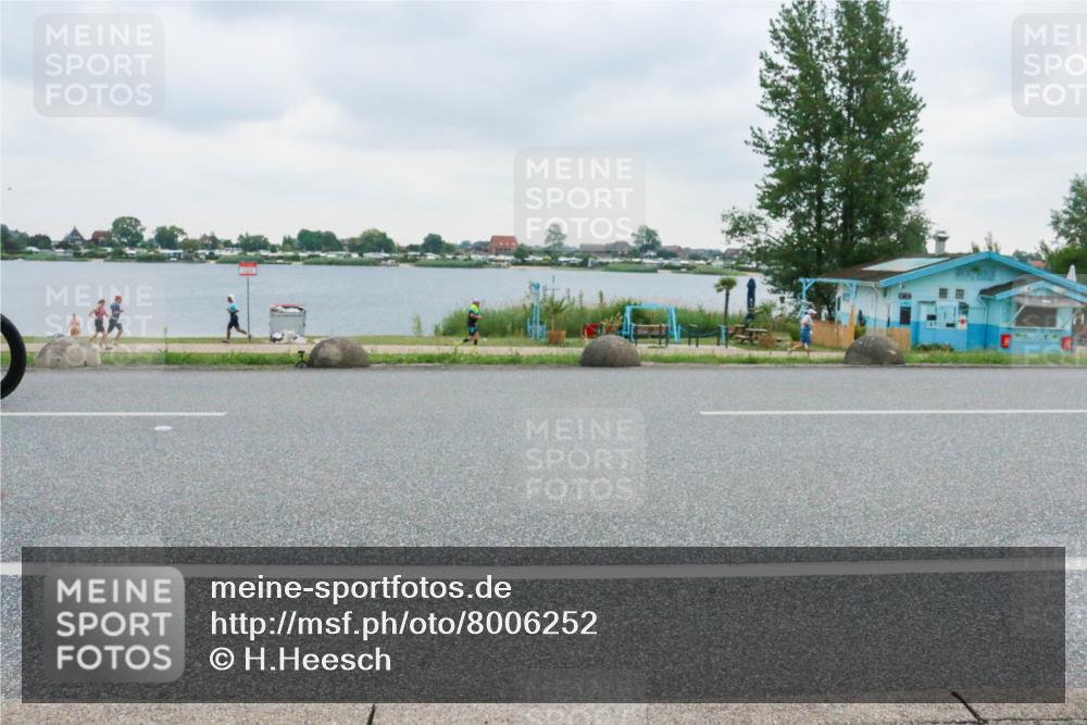 21.06.2025 - 27. Vierlanden-Triathlon H.Heesch http://msf.ph/oto/8006252 15.06.2025 13:11:43 Radfahren 1180 meine-sportfotos.de