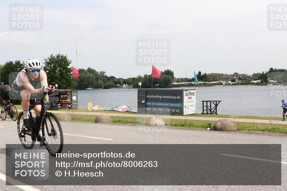21.06.2025 - 27. Vierlanden-Triathlon H.Heesch http://msf.ph/oto/8006263 15.06.2025 11:57:40 Radfahren 655, 792, 798, 858, 958 meine-sportfotos.de