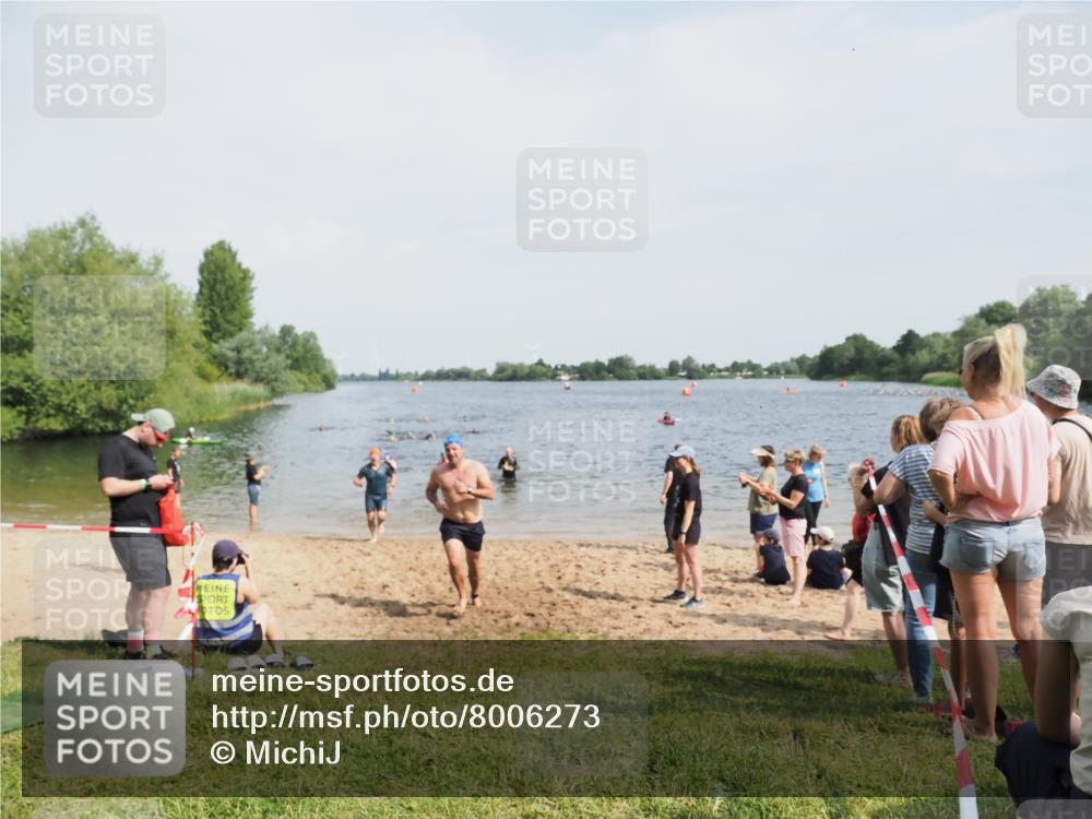 21.06.2025 - 27. Vierlanden-Triathlon MichiJ http://msf.ph/oto/8006273 15.06.2026 10:07:23 Schwimmen 374, 383, 414, 431, 459 meine-sportfotos.de