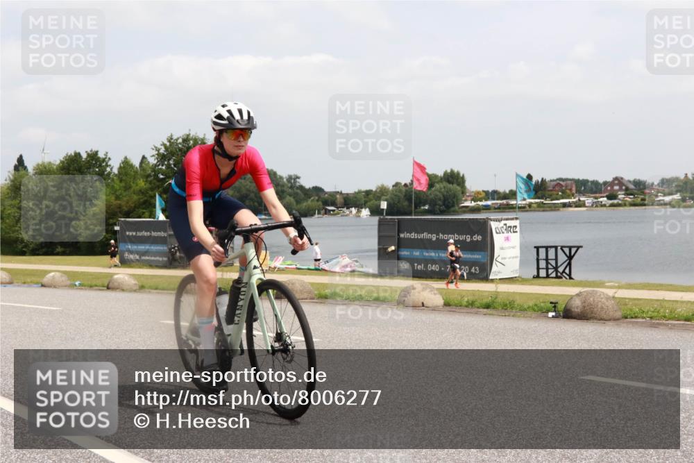 21.06.2025 - 27. Vierlanden-Triathlon H.Heesch http://msf.ph/oto/8006277 15.06.2025 12:06:13 Radfahren 205, 676 meine-sportfotos.de