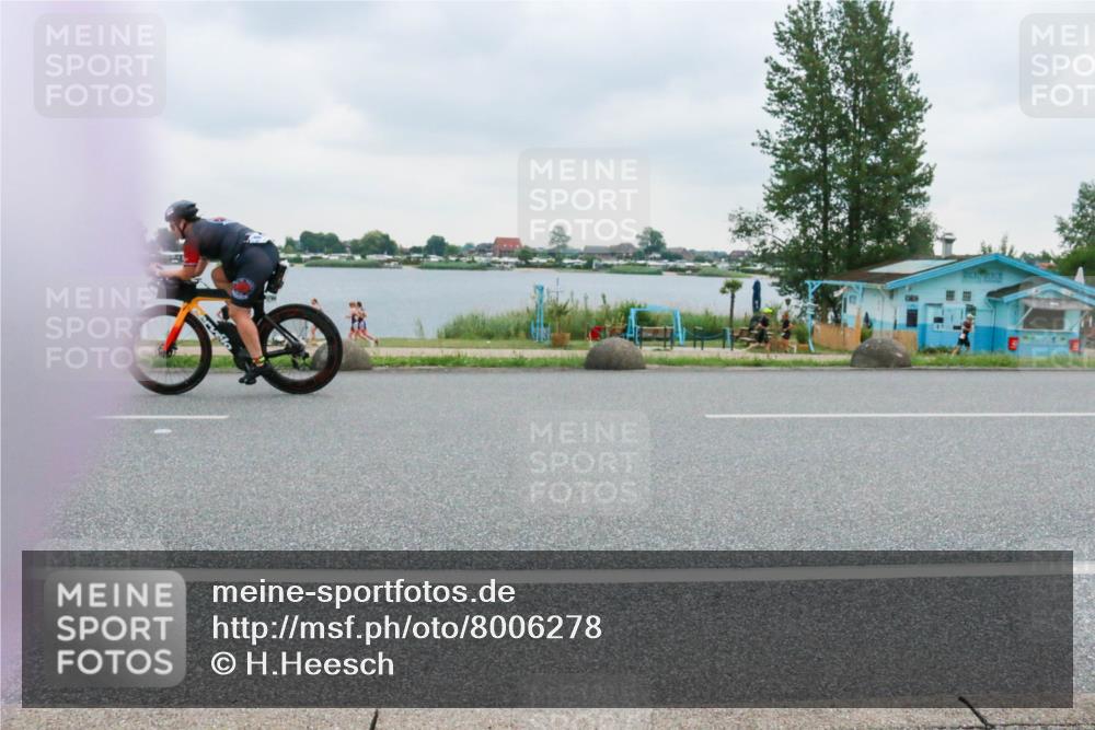 21.06.2025 - 27. Vierlanden-Triathlon H.Heesch http://msf.ph/oto/8006278 15.06.2025 13:12:13 Radfahren 1169, 1190 meine-sportfotos.de