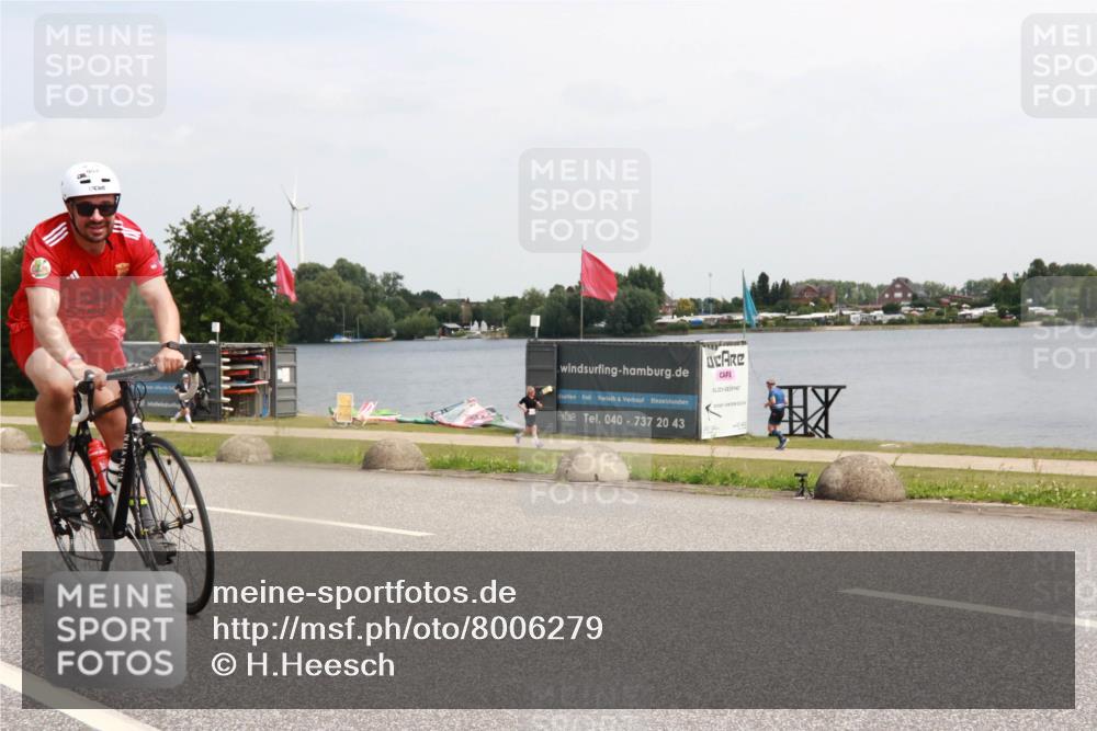 21.06.2025 - 27. Vierlanden-Triathlon H.Heesch http://msf.ph/oto/8006279 15.06.2025 11:57:44 Radfahren 655, 792, 798, 804, 858, 904, 954, 958 meine-sportfotos.de