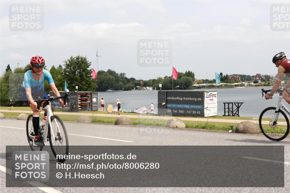 21.06.2025 - 27. Vierlanden-Triathlon H.Heesch http://msf.ph/oto/8006280 15.06.2025 12:06:16 Radfahren 205, 890 meine-sportfotos.de