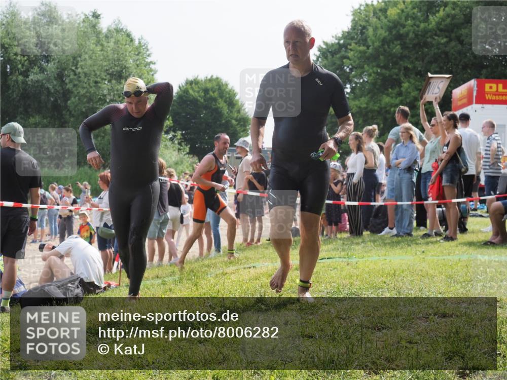 15.06.2025 - 27. Vierlanden-Triathlon KatJ http://msf.ph/oto/8006282 15.06.2025 10:05:26 Schwimmen 364, 382, 384, 393, 402, 409, 456 meine-sportfotos.de