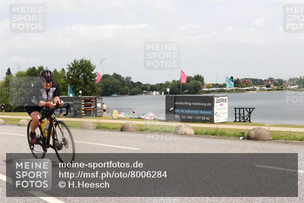 21.06.2025 - 27. Vierlanden-Triathlon H.Heesch http://msf.ph/oto/8006284 15.06.2025 12:06:20 Radfahren 639, 770, 890, 914 meine-sportfotos.de