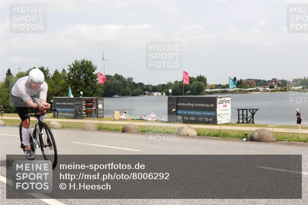 21.06.2025 - 27. Vierlanden-Triathlon H.Heesch http://msf.ph/oto/8006292 15.06.2025 12:06:21 Radfahren 639, 770, 890, 914 meine-sportfotos.de