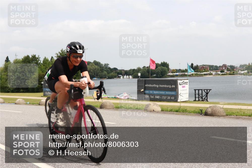 21.06.2025 - 27. Vierlanden-Triathlon H.Heesch http://msf.ph/oto/8006303 15.06.2025 12:06:29 Radfahren 712, 919, 941 meine-sportfotos.de