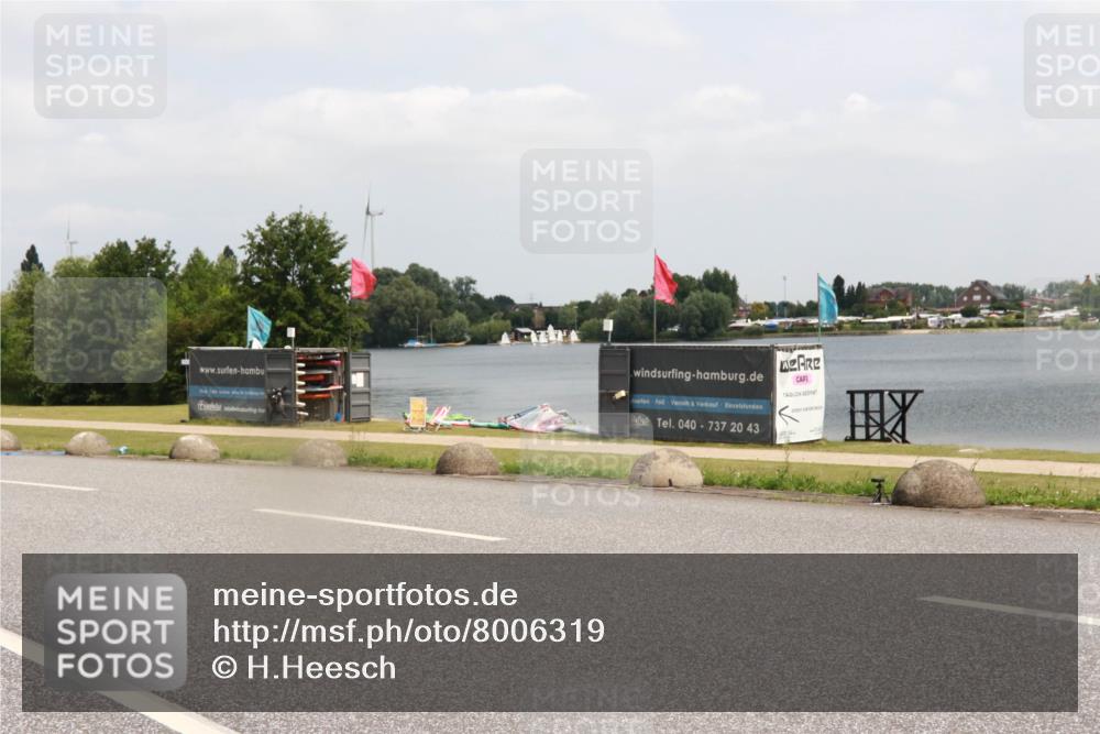 21.06.2025 - 27. Vierlanden-Triathlon H.Heesch http://msf.ph/oto/8006319 15.06.2025 12:06:40 Radfahren  meine-sportfotos.de