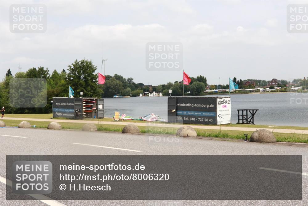 21.06.2025 - 27. Vierlanden-Triathlon H.Heesch http://msf.ph/oto/8006320 15.06.2025 12:06:41 Radfahren 713 meine-sportfotos.de