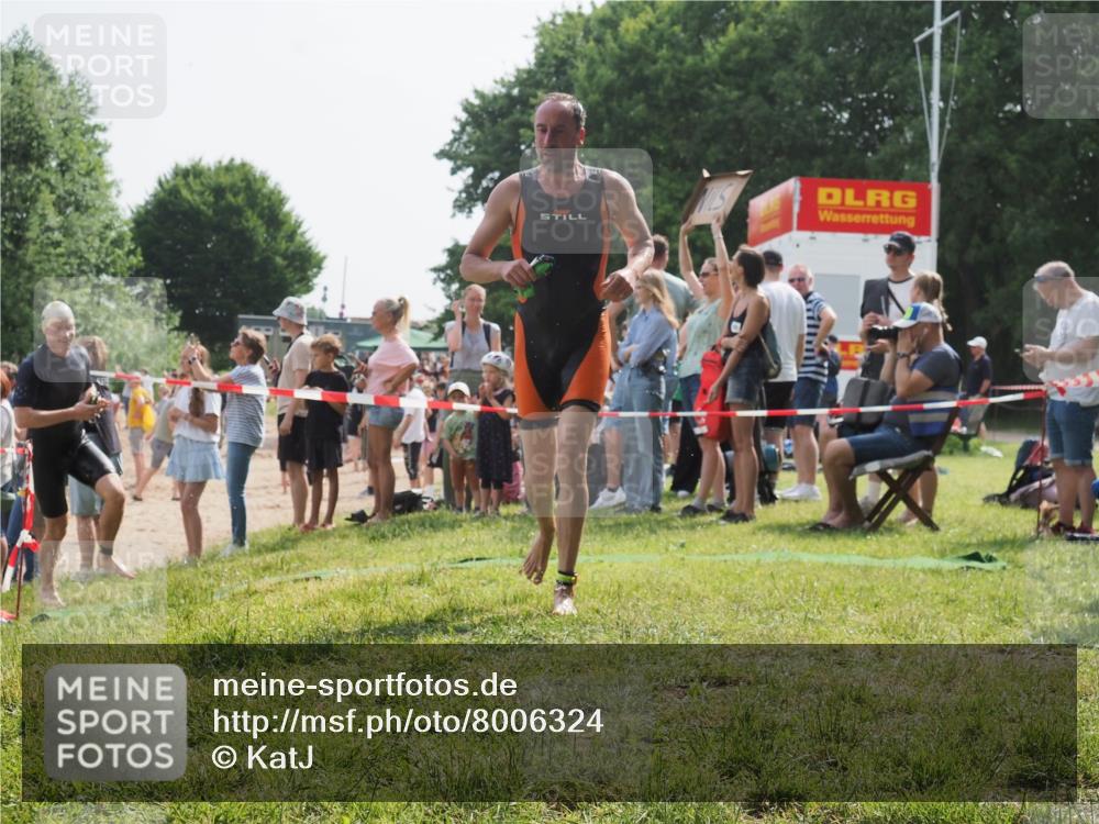 15.06.2025 - 27. Vierlanden-Triathlon KatJ http://msf.ph/oto/8006324 15.06.2025 10:05:28 Schwimmen 384, 393, 402, 409, 456 meine-sportfotos.de