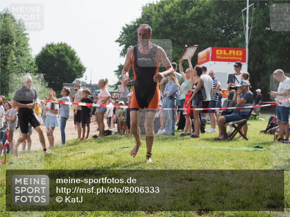 15.06.2025 - 27. Vierlanden-Triathlon KatJ http://msf.ph/oto/8006333 15.06.2025 10:05:29 Schwimmen 393, 402, 409, 456 meine-sportfotos.de