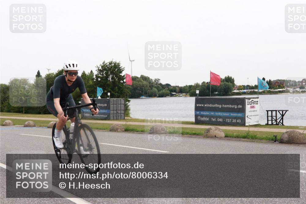 15.06.2025 - 27. Vierlanden-Triathlon H.Heesch http://msf.ph/oto/8006334 15.06.2025 10:38:25 Radfahren 7, 88, 154, 218 meine-sportfotos.de