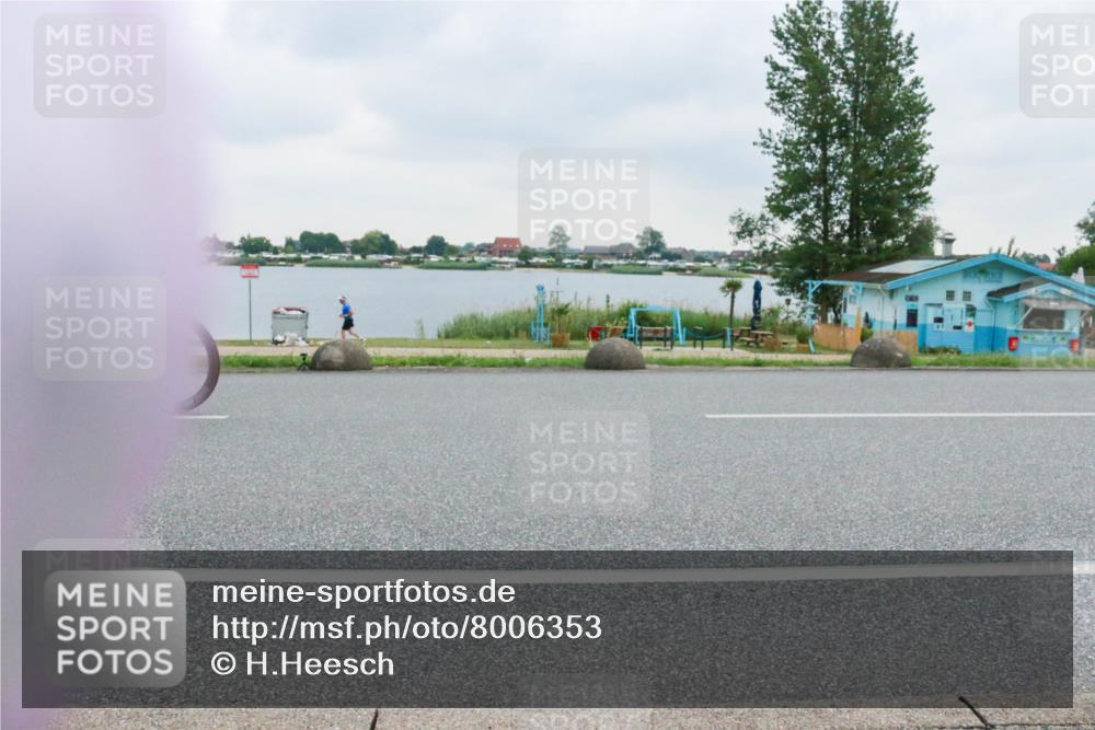 21.06.2025 - 27. Vierlanden-Triathlon H.Heesch http://msf.ph/oto/8006353 15.06.2025 13:12:55 Radfahren 1167, 1189 meine-sportfotos.de