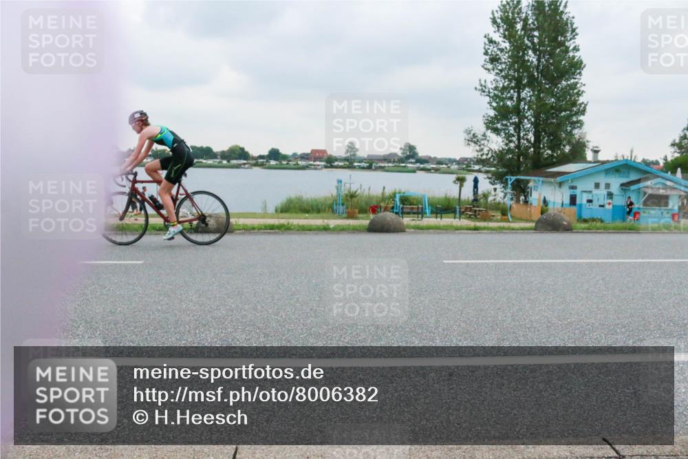 21.06.2025 - 27. Vierlanden-Triathlon H.Heesch http://msf.ph/oto/8006382 15.06.2025 13:12:57 Radfahren 1189, 1208 meine-sportfotos.de