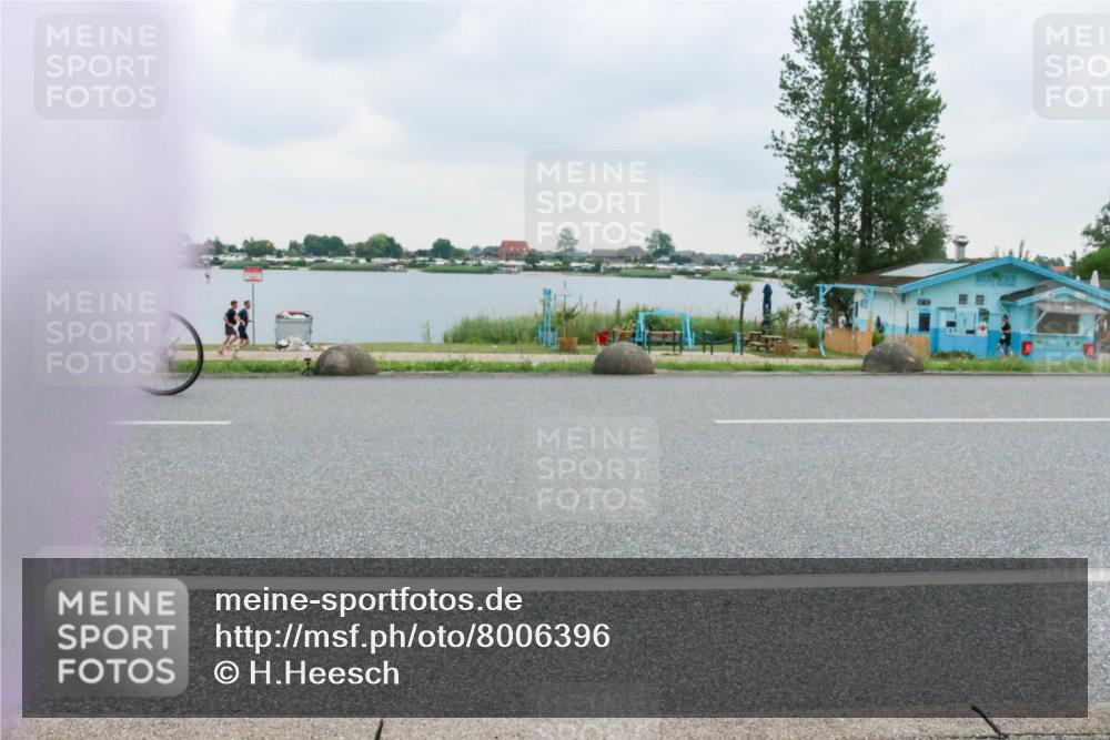 21.06.2025 - 27. Vierlanden-Triathlon H.Heesch http://msf.ph/oto/8006396 15.06.2025 13:12:57 Radfahren 1189, 1208 meine-sportfotos.de