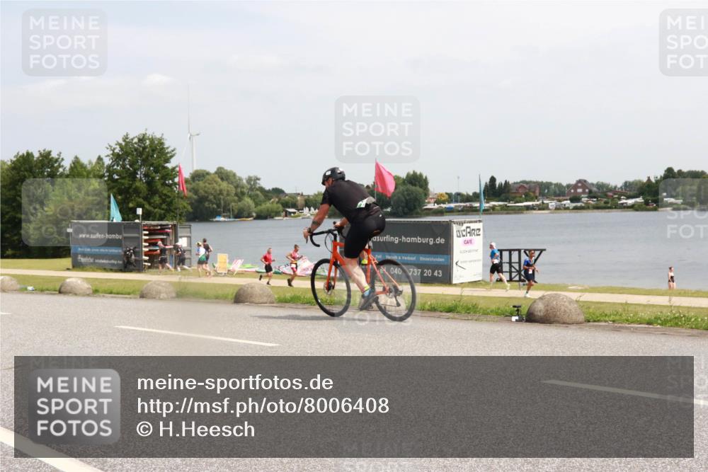 21.06.2025 - 27. Vierlanden-Triathlon H.Heesch http://msf.ph/oto/8006408 15.06.2025 11:58:29 Radfahren 784 meine-sportfotos.de