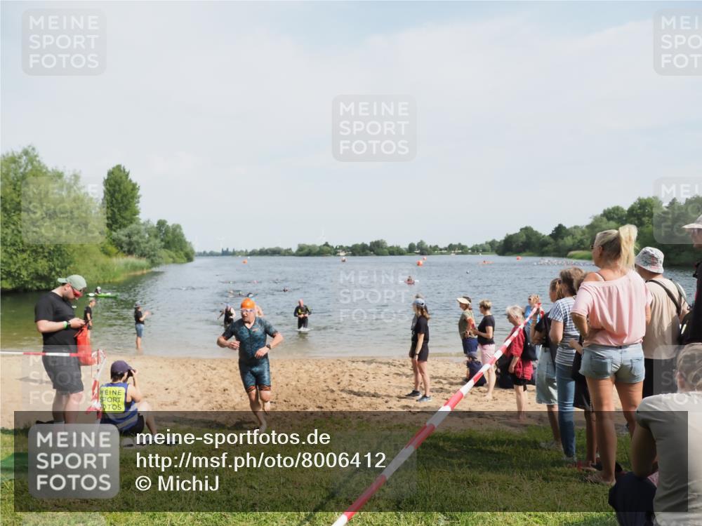 21.06.2025 - 27. Vierlanden-Triathlon MichiJ http://msf.ph/oto/8006412 15.06.2026 10:07:27 Schwimmen 374, 379, 391, 414, 431 meine-sportfotos.de