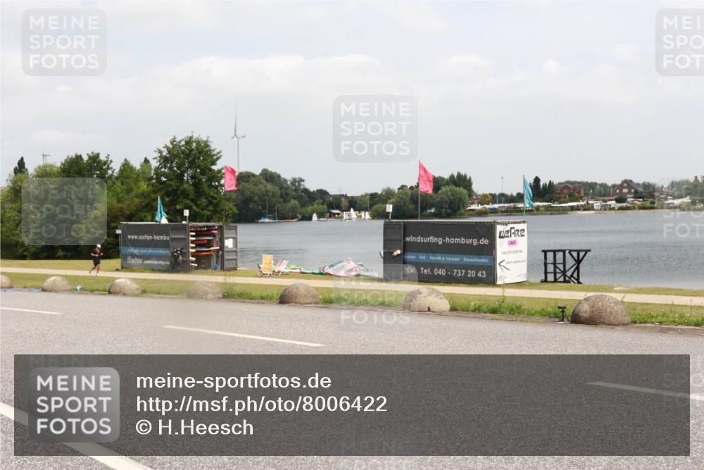 21.06.2025 - 27. Vierlanden-Triathlon H.Heesch http://msf.ph/oto/8006422 15.06.2025 12:06:44 Radfahren 713 meine-sportfotos.de