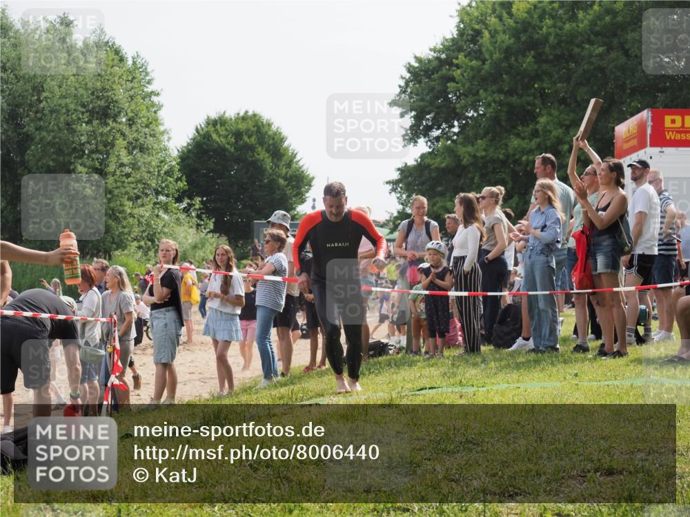 15.06.2025 - 27. Vierlanden-Triathlon KatJ http://msf.ph/oto/8006440 15.06.2025 10:05:37 Schwimmen 366, 378, 401, 409, 413, 456 meine-sportfotos.de