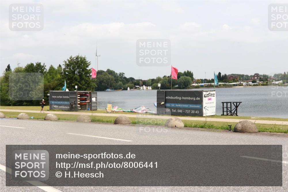 21.06.2025 - 27. Vierlanden-Triathlon H.Heesch http://msf.ph/oto/8006441 15.06.2025 12:06:44 Radfahren 713 meine-sportfotos.de