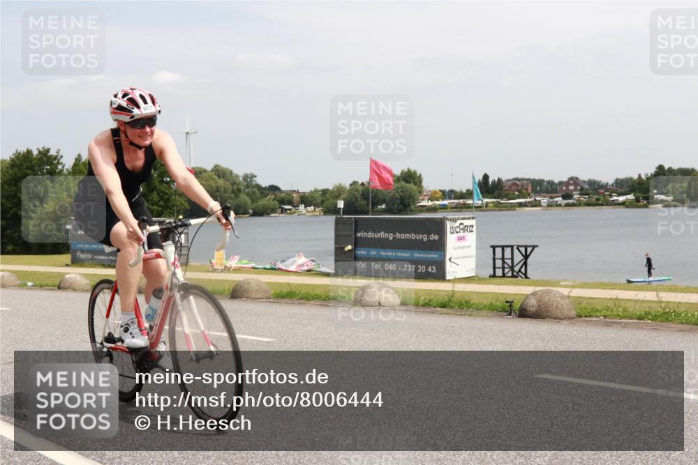 21.06.2025 - 27. Vierlanden-Triathlon H.Heesch http://msf.ph/oto/8006444 15.06.2025 11:58:42 Radfahren 213, 927 meine-sportfotos.de