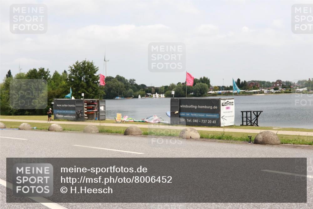 21.06.2025 - 27. Vierlanden-Triathlon H.Heesch http://msf.ph/oto/8006452 15.06.2025 12:06:45 Radfahren 713 meine-sportfotos.de