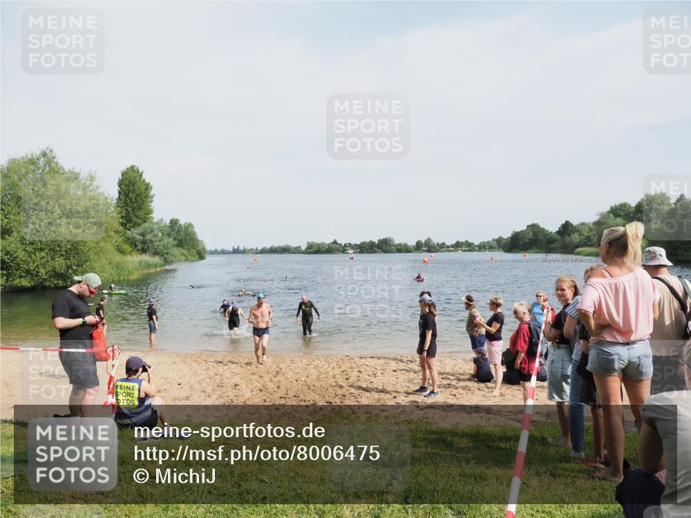 21.06.2025 - 27. Vierlanden-Triathlon MichiJ http://msf.ph/oto/8006475 15.06.2026 10:07:29 Schwimmen 374, 379, 391, 414, 431, 468 meine-sportfotos.de