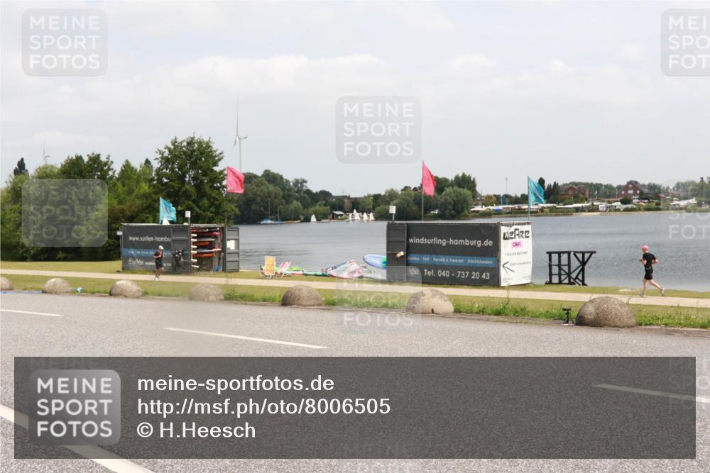 21.06.2025 - 27. Vierlanden-Triathlon H.Heesch http://msf.ph/oto/8006505 15.06.2025 12:06:46 Radfahren 713 meine-sportfotos.de