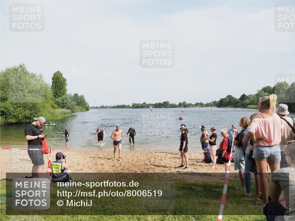 21.06.2025 - 27. Vierlanden-Triathlon MichiJ http://msf.ph/oto/8006519 15.06.2026 10:07:30 Schwimmen 374, 379, 391, 414, 468 meine-sportfotos.de