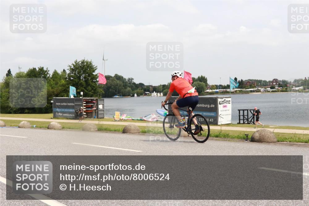 21.06.2025 - 27. Vierlanden-Triathlon H.Heesch http://msf.ph/oto/8006524 15.06.2025 12:06:47 Radfahren 713, 852 meine-sportfotos.de