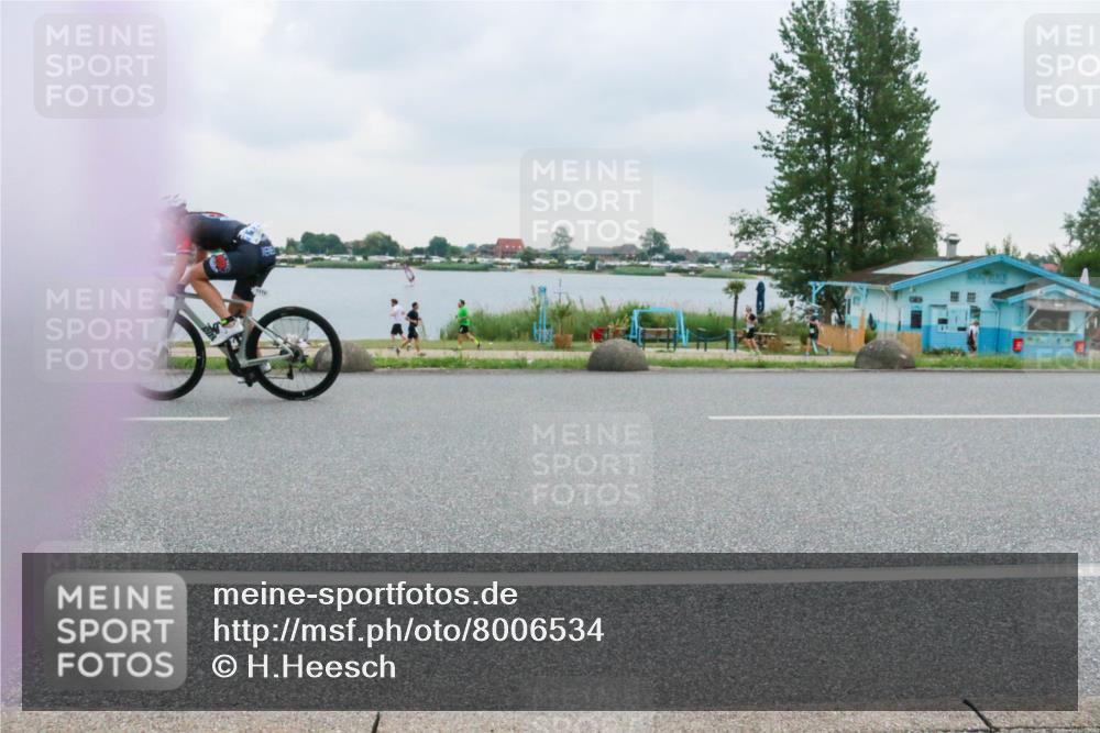 21.06.2025 - 27. Vierlanden-Triathlon H.Heesch http://msf.ph/oto/8006534 15.06.2025 13:13:22 Radfahren 1173, 1191 meine-sportfotos.de