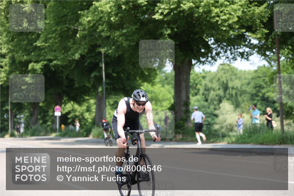 15.06.2025 - 7 Türme Triathlon Yannick Fuchs http://msf.ph/oto/8006546 15.06.2025 12:39:23 Radfahren 216, 666 meine-sportfotos.de