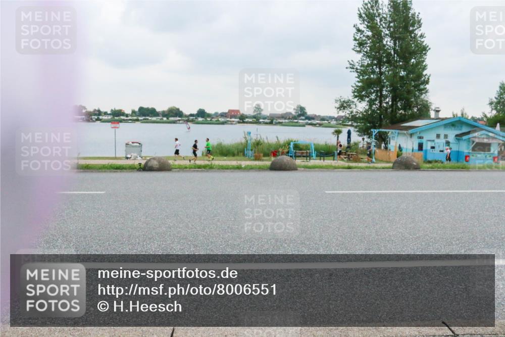 21.06.2025 - 27. Vierlanden-Triathlon H.Heesch http://msf.ph/oto/8006551 15.06.2025 13:13:22 Radfahren 1173, 1191 meine-sportfotos.de