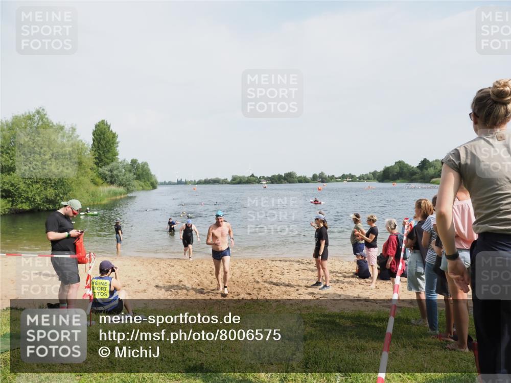 21.06.2025 - 27. Vierlanden-Triathlon MichiJ http://msf.ph/oto/8006575 15.06.2026 10:07:32 Schwimmen 374, 379, 391, 414, 468 meine-sportfotos.de