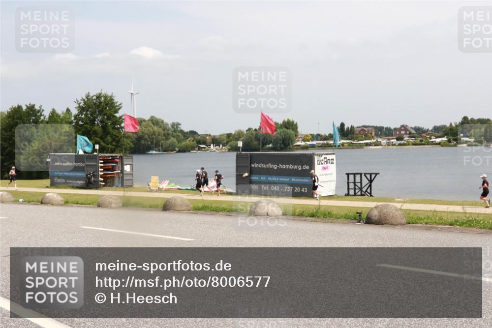 21.06.2025 - 27. Vierlanden-Triathlon H.Heesch http://msf.ph/oto/8006577 15.06.2025 11:59:31 Radfahren 770, 789, 945 meine-sportfotos.de