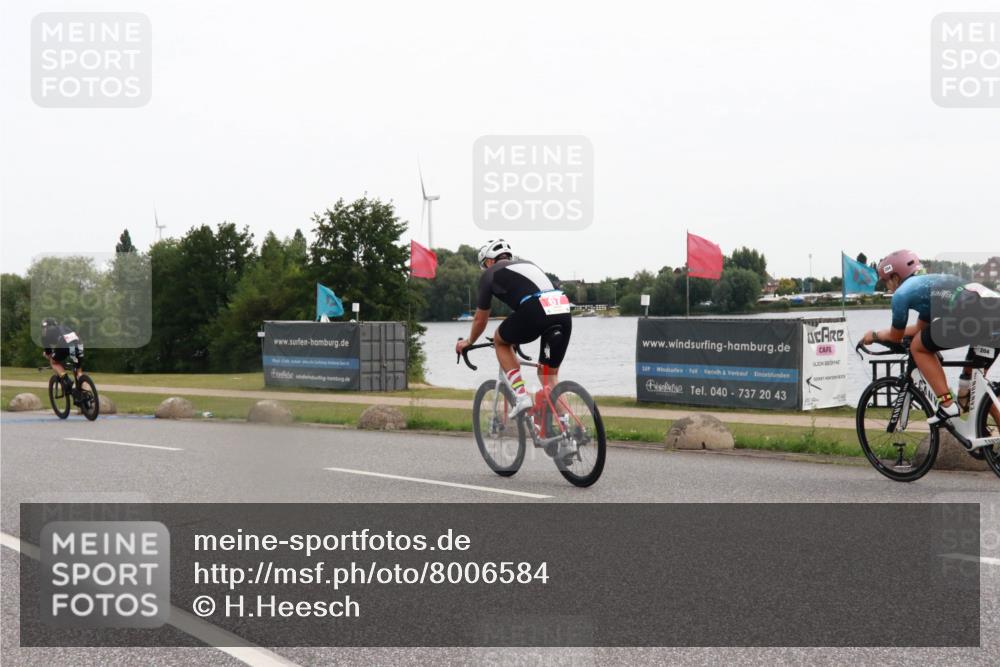 15.06.2025 - 27. Vierlanden-Triathlon H.Heesch http://msf.ph/oto/8006584 15.06.2025 10:39:34 Radfahren 59, 67, 130, 204, 281 meine-sportfotos.de