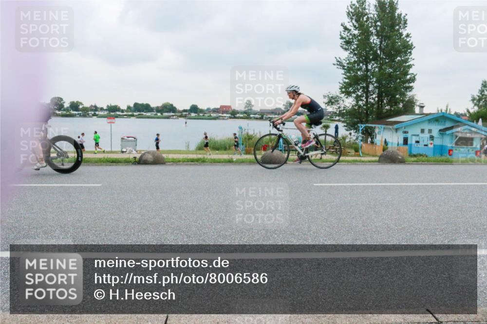 21.06.2025 - 27. Vierlanden-Triathlon H.Heesch http://msf.ph/oto/8006586 15.06.2025 13:13:26 Radfahren 1173, 1200, 1225 meine-sportfotos.de