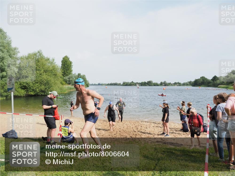 21.06.2025 - 27. Vierlanden-Triathlon MichiJ http://msf.ph/oto/8006604 15.06.2026 10:07:34 Schwimmen 379, 391, 414, 468 meine-sportfotos.de