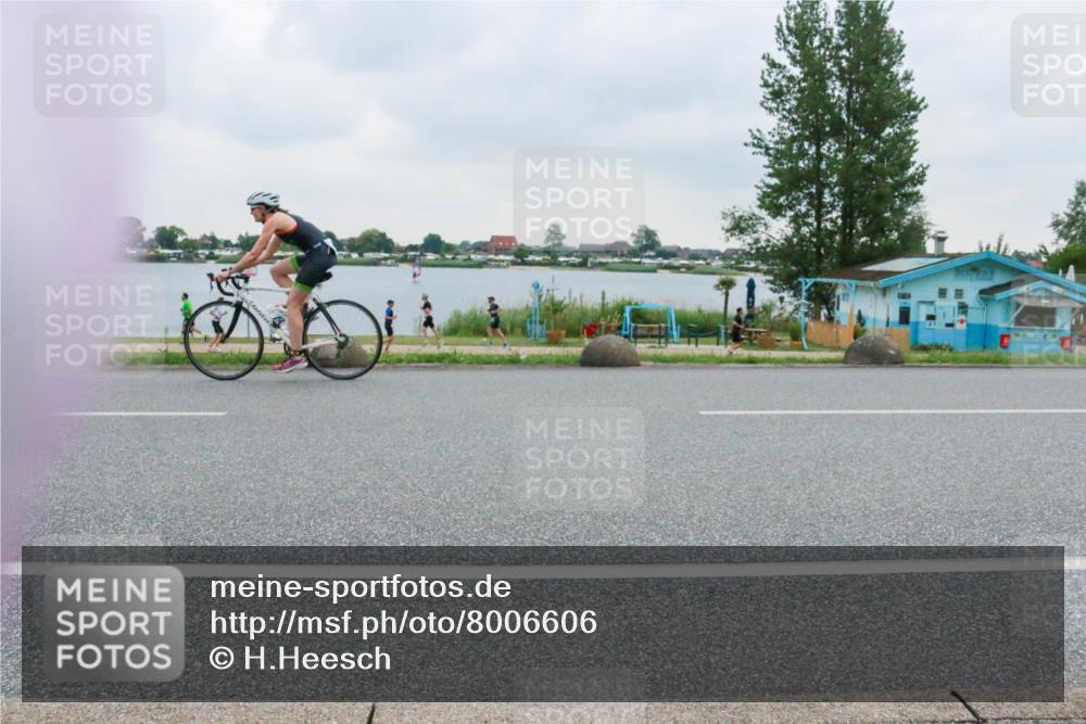 21.06.2025 - 27. Vierlanden-Triathlon H.Heesch http://msf.ph/oto/8006606 15.06.2025 13:13:26 Radfahren 1173, 1200, 1225 meine-sportfotos.de