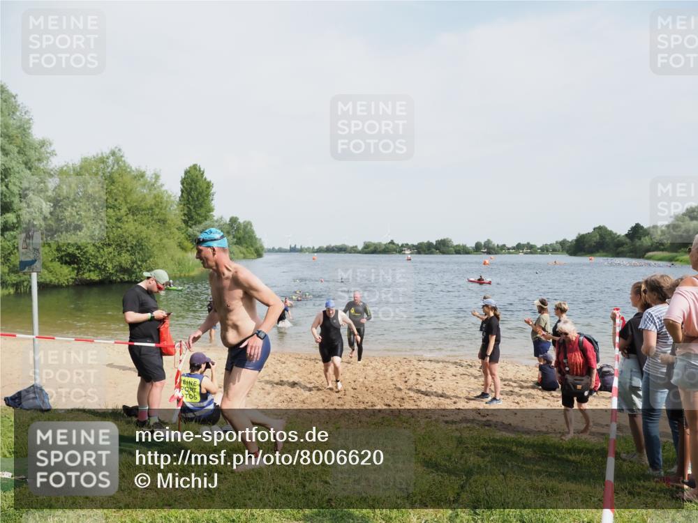 21.06.2025 - 27. Vierlanden-Triathlon MichiJ http://msf.ph/oto/8006620 15.06.2026 10:07:34 Schwimmen 379, 391, 414, 468 meine-sportfotos.de