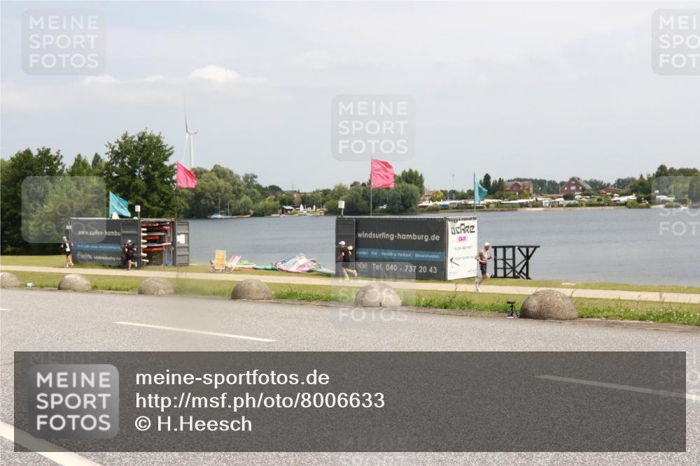 21.06.2025 - 27. Vierlanden-Triathlon H.Heesch http://msf.ph/oto/8006633 15.06.2025 11:59:41 Radfahren 661, 672, 719, 921 meine-sportfotos.de