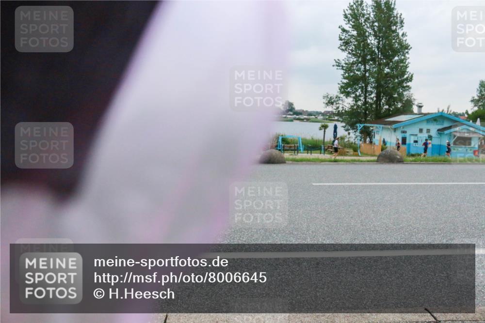 21.06.2025 - 27. Vierlanden-Triathlon H.Heesch http://msf.ph/oto/8006645 15.06.2025 13:13:33 Radfahren 883, 884, 1200 meine-sportfotos.de