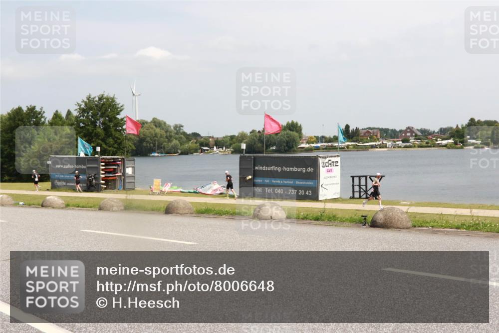 21.06.2025 - 27. Vierlanden-Triathlon H.Heesch http://msf.ph/oto/8006648 15.06.2025 11:59:41 Radfahren 661, 672, 719, 921 meine-sportfotos.de