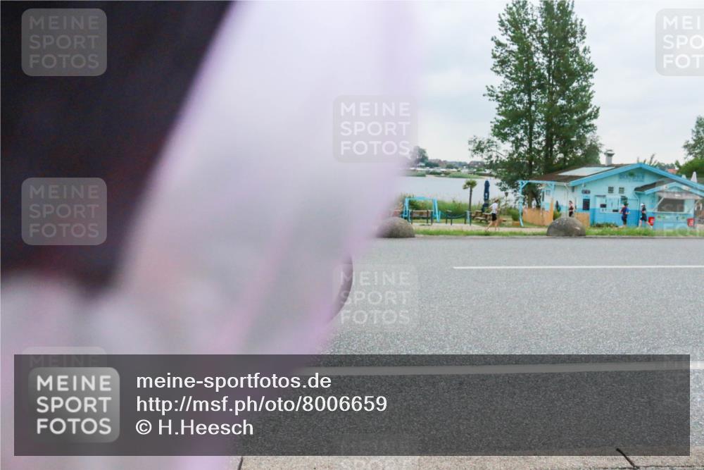 21.06.2025 - 27. Vierlanden-Triathlon H.Heesch http://msf.ph/oto/8006659 15.06.2025 13:13:33 Radfahren 883, 884, 1200 meine-sportfotos.de