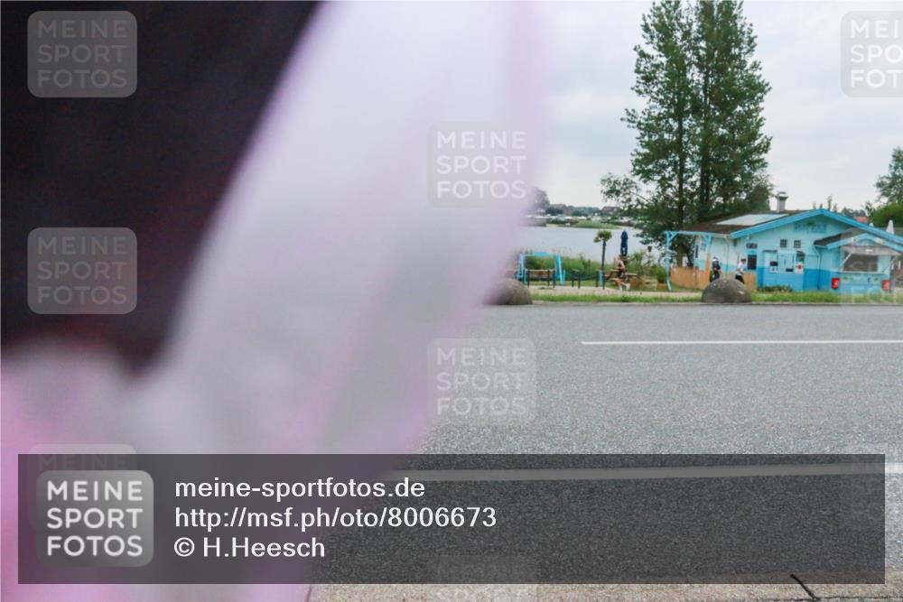 21.06.2025 - 27. Vierlanden-Triathlon H.Heesch http://msf.ph/oto/8006673 15.06.2025 13:13:35 Radfahren 883, 884, 1178 meine-sportfotos.de