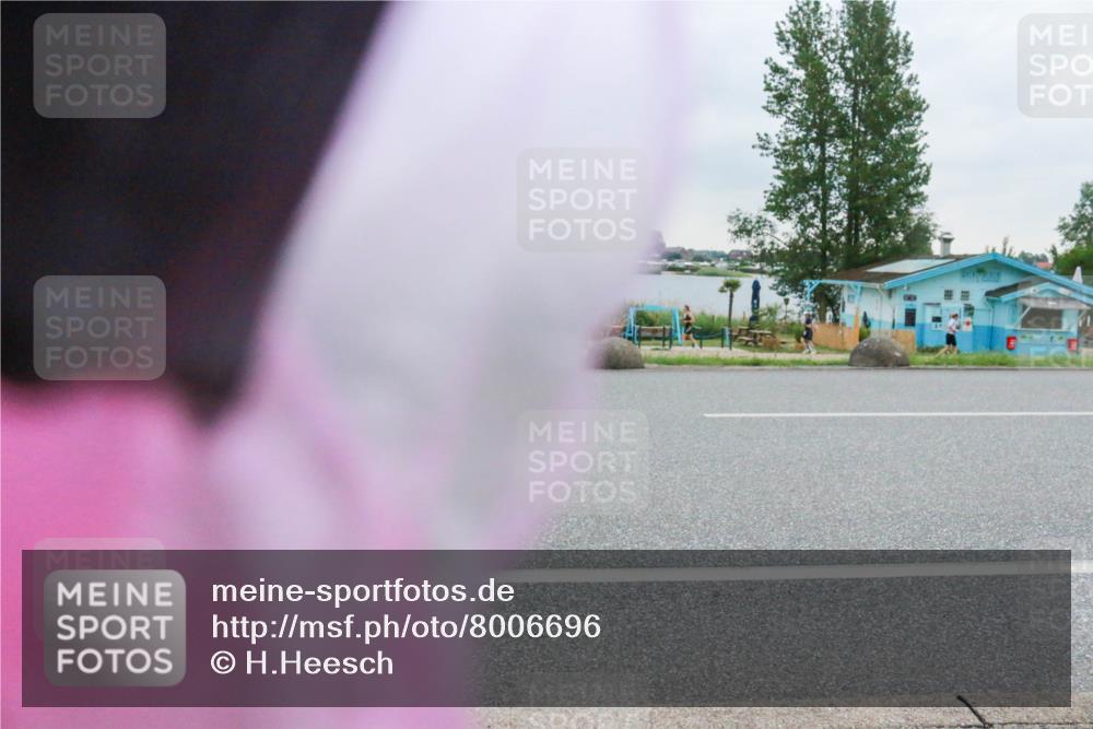 21.06.2025 - 27. Vierlanden-Triathlon H.Heesch http://msf.ph/oto/8006696 15.06.2025 13:13:36 Radfahren 883, 884, 1178 meine-sportfotos.de