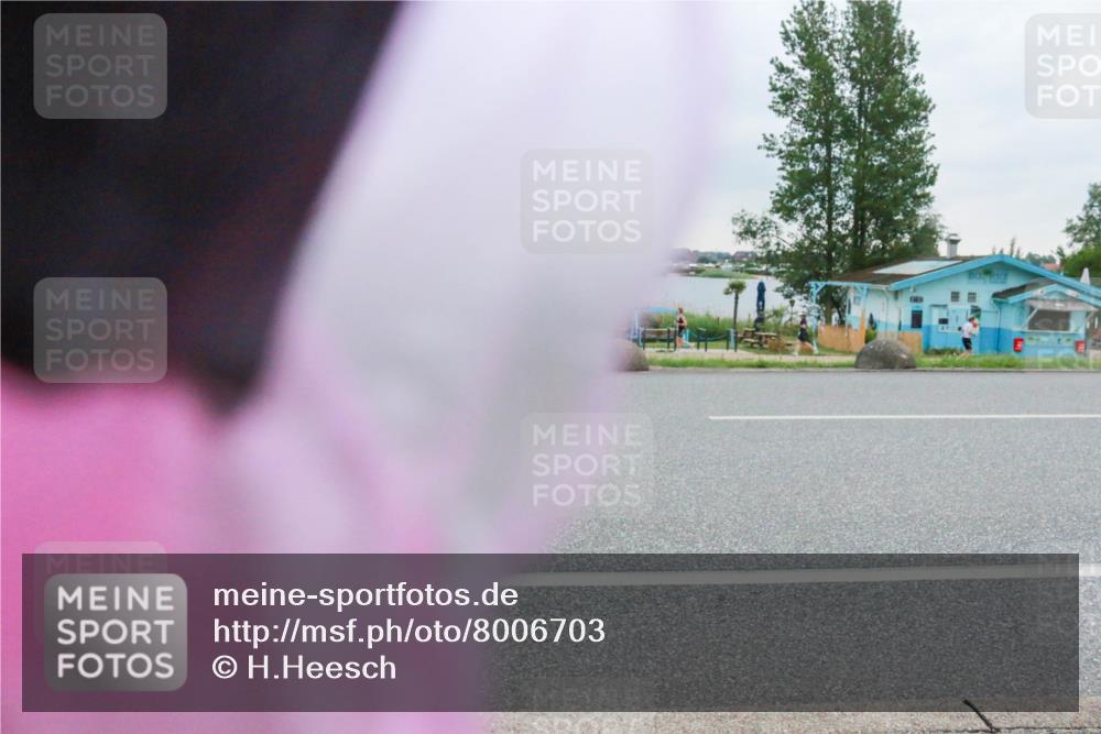 21.06.2025 - 27. Vierlanden-Triathlon H.Heesch http://msf.ph/oto/8006703 15.06.2025 13:13:36 Radfahren 883, 884, 1178 meine-sportfotos.de