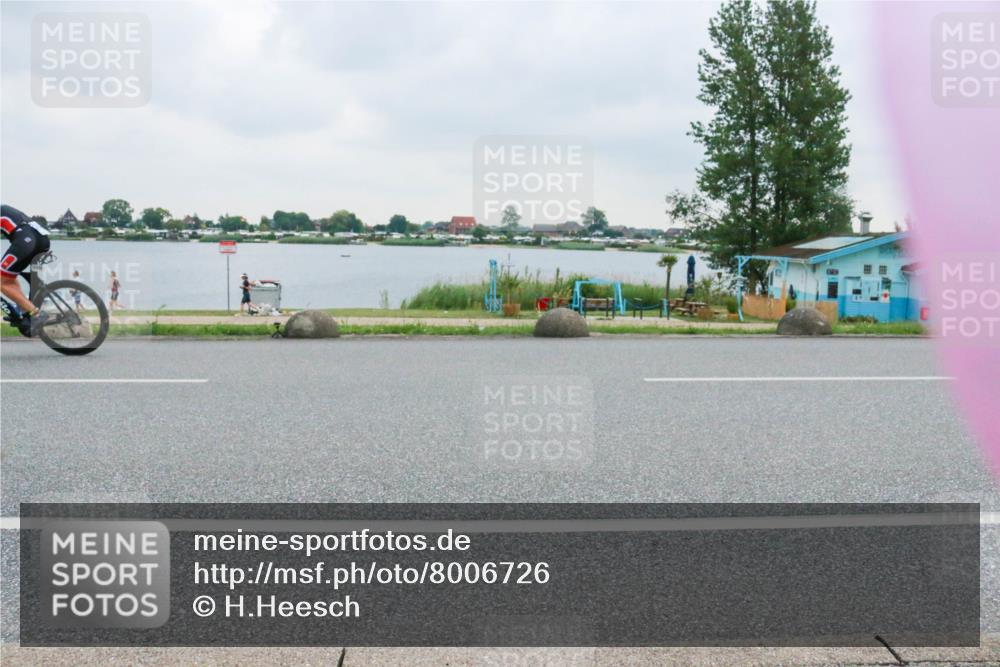 21.06.2025 - 27. Vierlanden-Triathlon H.Heesch http://msf.ph/oto/8006726 15.06.2025 13:13:42 Radfahren 1172, 1178, 1218 meine-sportfotos.de