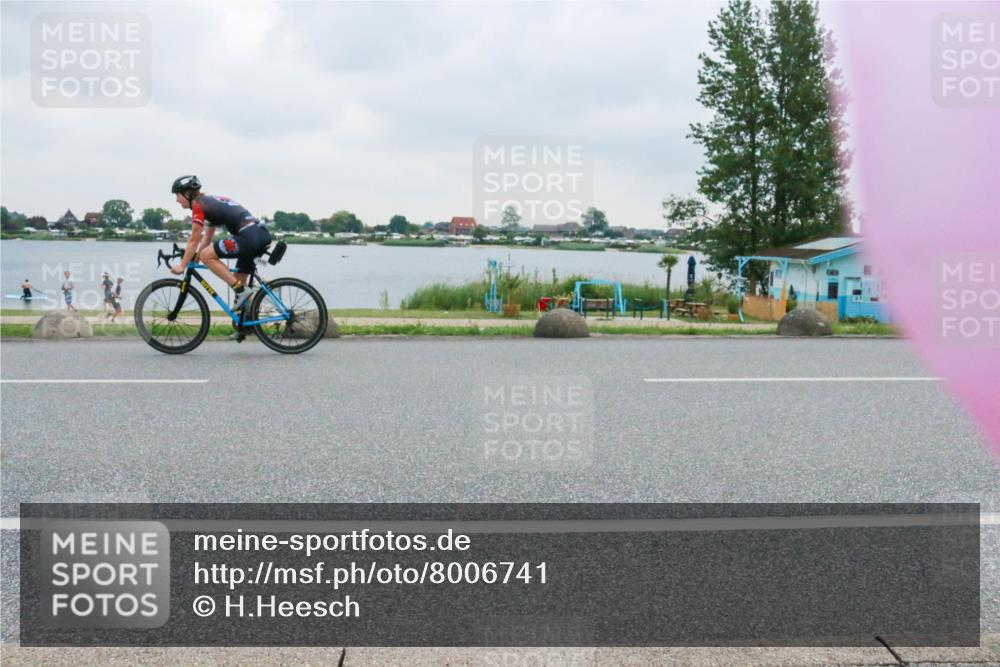 21.06.2025 - 27. Vierlanden-Triathlon H.Heesch http://msf.ph/oto/8006741 15.06.2025 13:13:44 Radfahren 1172, 1218 meine-sportfotos.de
